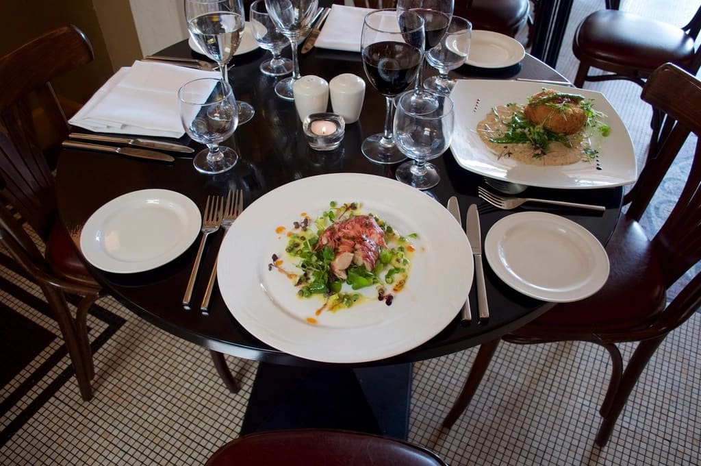 À la carte dining
